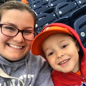 Meet your Posher, Christina